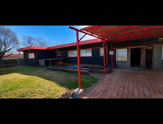 3 BEDROOM HOUSE FOR SALE IN SONLAND PARK